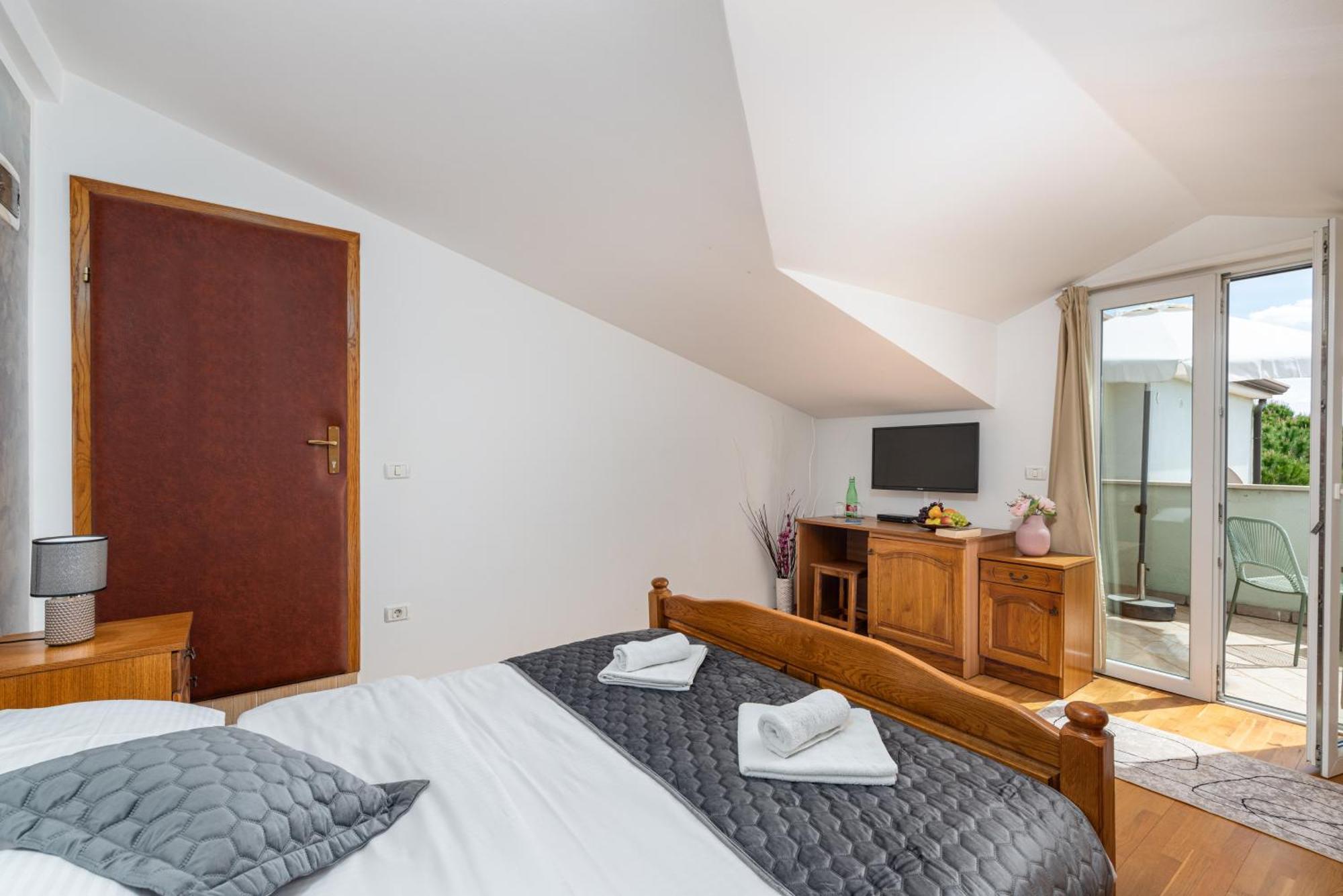 Laco De Pelagius Rooms Новиград Экстерьер фото